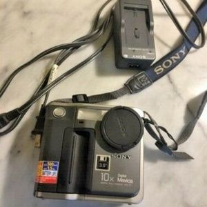 SONY Digital Mavica MVC-FD7 10X Still Camera